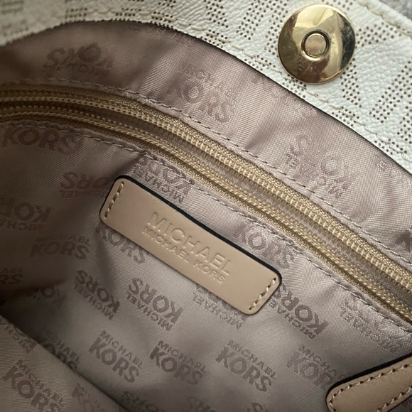 Michael Kors Crossbody bag - Picture 10 of 10